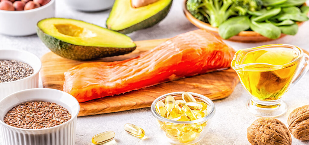 Pflanzliche und tierische Lebensmittel, die Omega-3 enthalten, werden in Bezug auf die Augenfreundlichkeit erörtert.