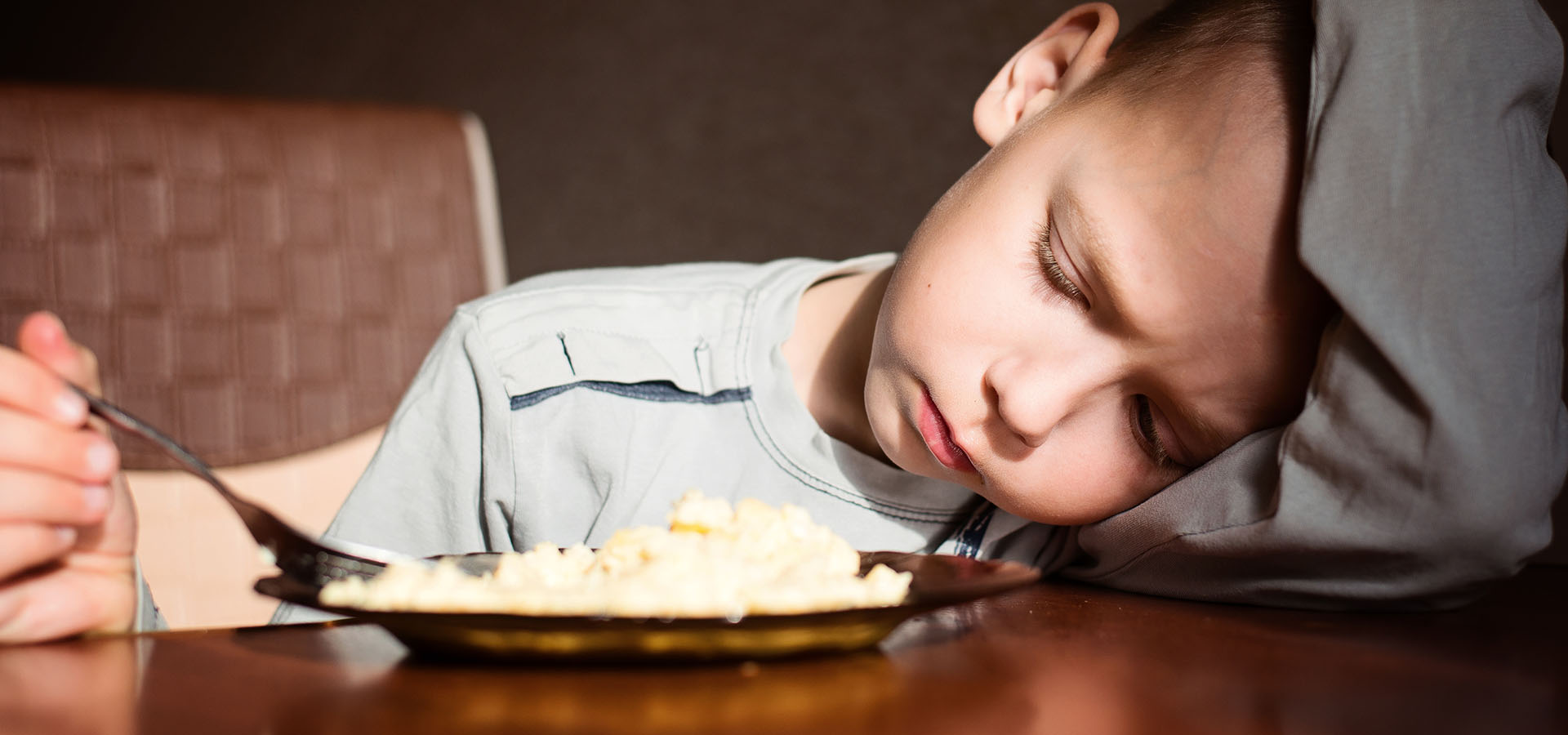 Eltern stehen vor der Herausforderung, ihre Kinder mit Omega-3-Nahrungsergänzungen zu versorgen, wenn diese nicht essen möchten.